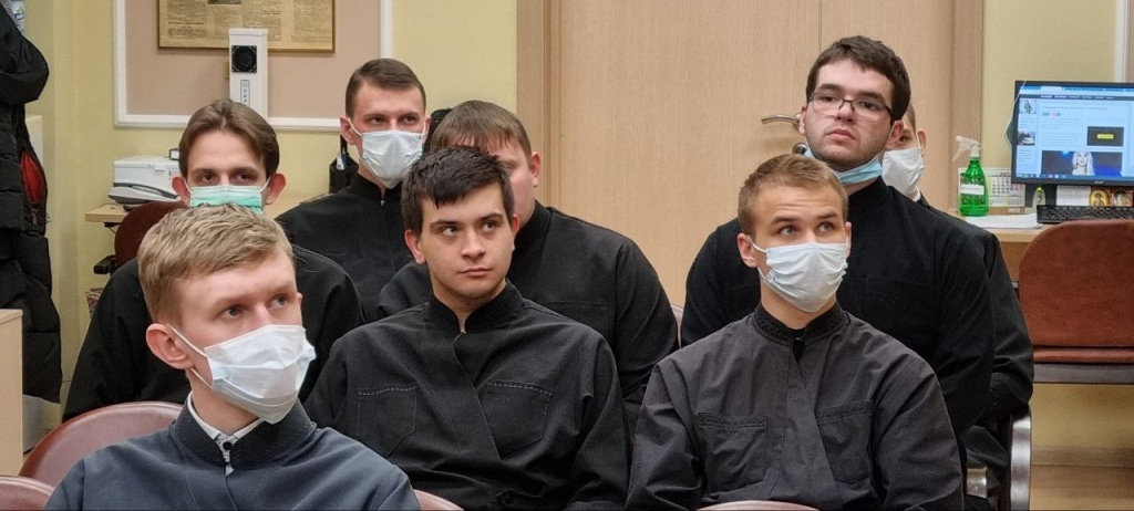 Студенты Саранской духовной семинарии